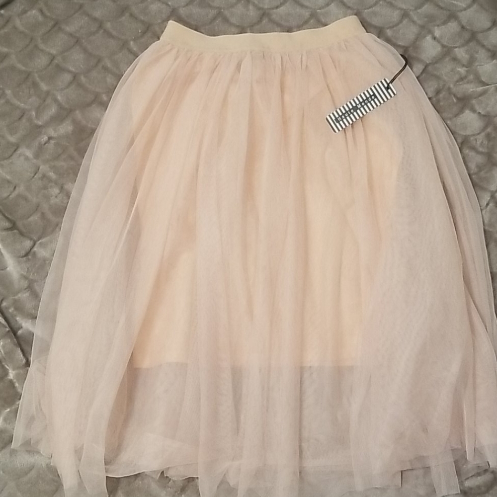 NWT - Haute Monde Peach Midi Tulle Skirt